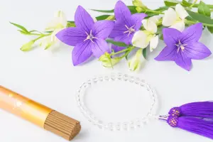 数珠と花