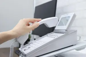 電話をかけるイメージ